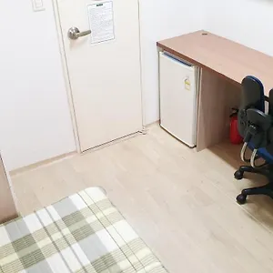 ゲストハウス Living Castle